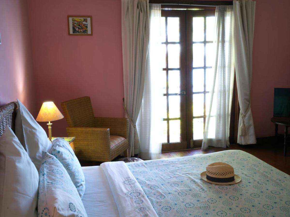 Las Flores Beachside Hotel Catmon Екстер'єр фото